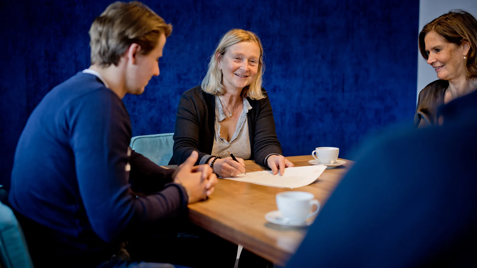 stel bespreekt samenlevingscontract met notaris